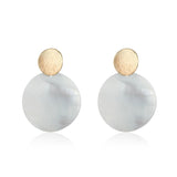 Timeless Elegance: 2Sonder's Round Shell Earrings - A Minimalist Touch for Everyday Wear