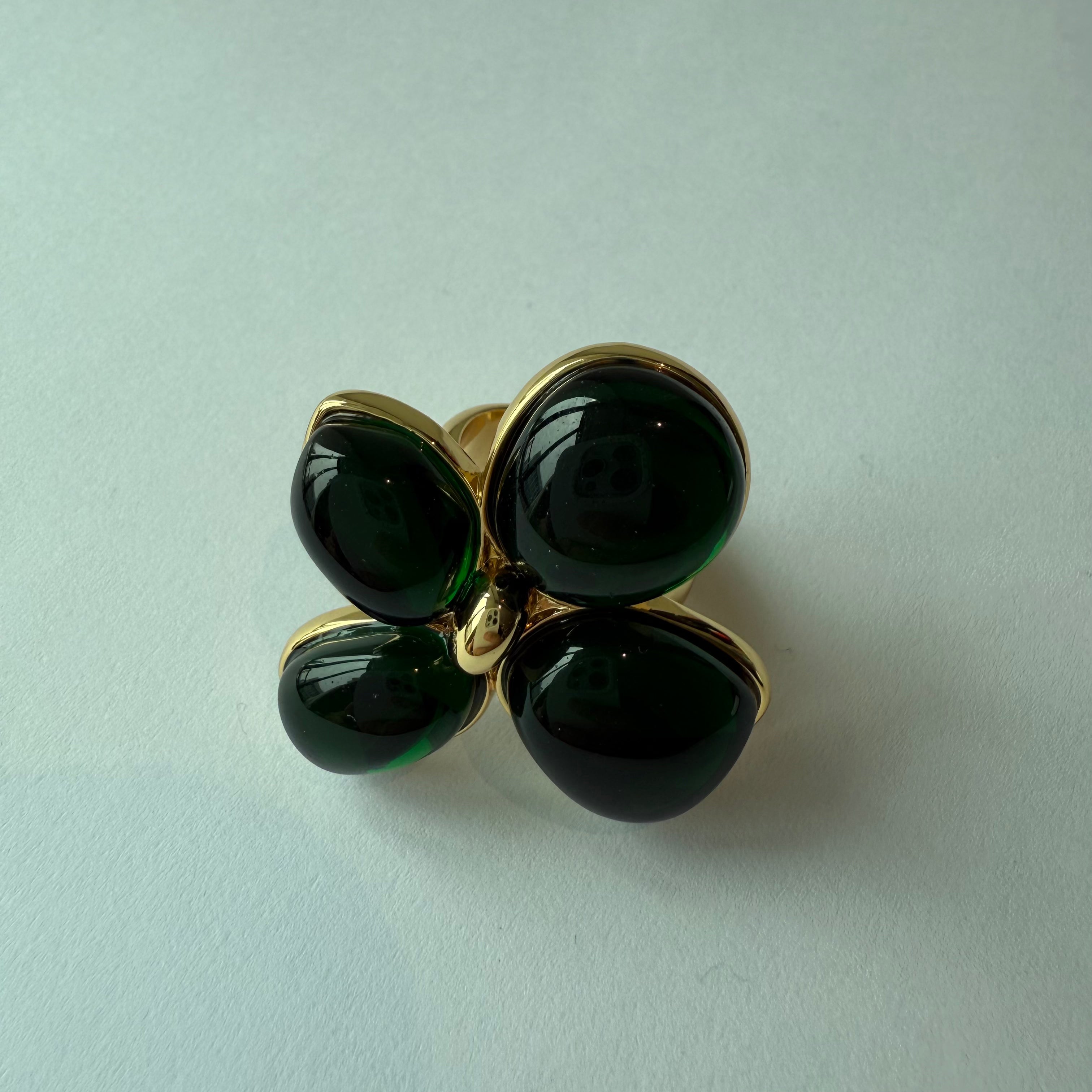 White Shell Earrings: Vintage Elegance, Modern Edge