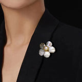 Features a stunning 7-7.5mm natural freshwater baroque pearl as the centerpiece, surrounded by artistically sculpted shell petals and vibrant red agate/black onyx accents. This flower brooch blends vintage charm with modern "light luxury" style, making it a captivating focal point for any outfit.