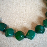 This necklace consists of green agate necklace. It's vintage, elegant and pretty.