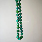 This necklace consists of green agate necklace. It's vintage, elegant and pretty.