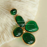 Each piece in this ring and earring set is meticulously crafted from natural mother-of-pearl, showcasing its naturally radiant luster. The large floral design is the main feature of the ring, with rich, vintage-inspired colors and unique natural textures, making each piece one-of-a-kind.