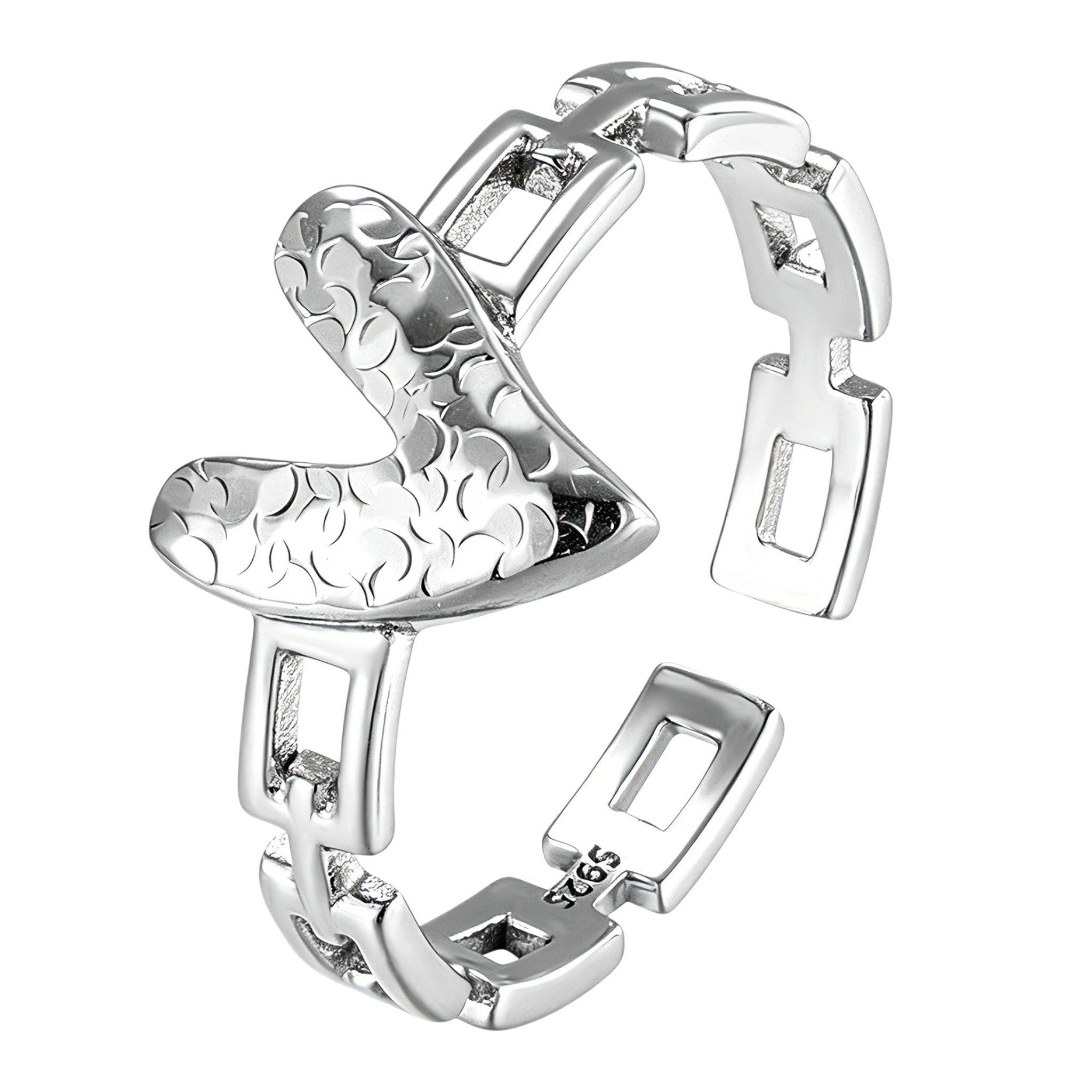 This is an adjustable open ring crafted from S925 sterling silver. It features a modern chain-link band paired with a textured heart-shaped centerpiece, boasting a "crushed ice" finish that delivers a sparkling, dimensional look. The polished silver tone lends a sleek, contemporary vibe to this versatile piece.